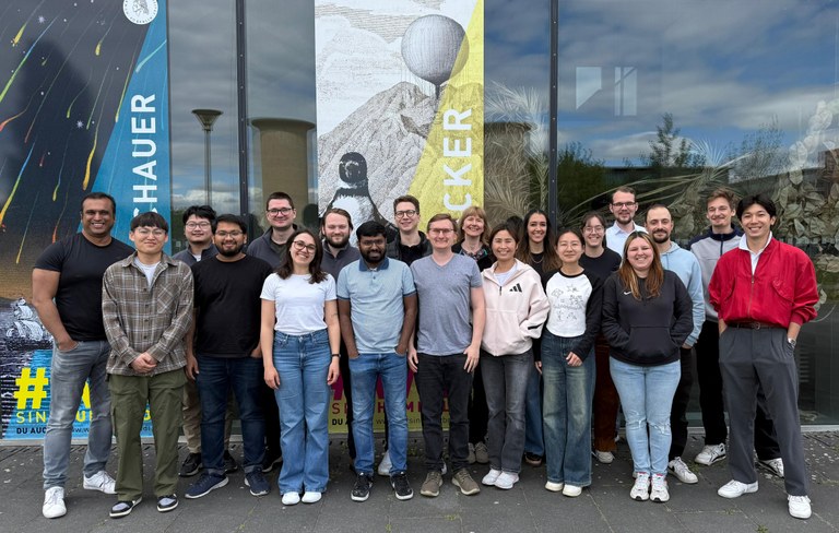 grouppic_2025.jpg