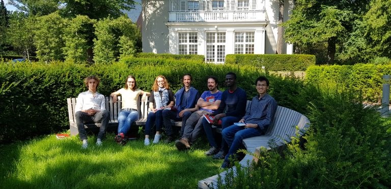 gardengroupmeeting_201907-768x373.jpg